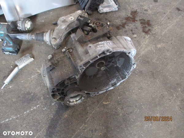 VW PASSAT B6 2,0TDI SKRZYNIA BIEGÓW KXZ