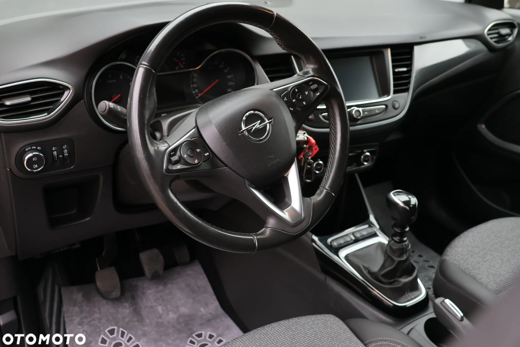 Opel Crossland X - 13