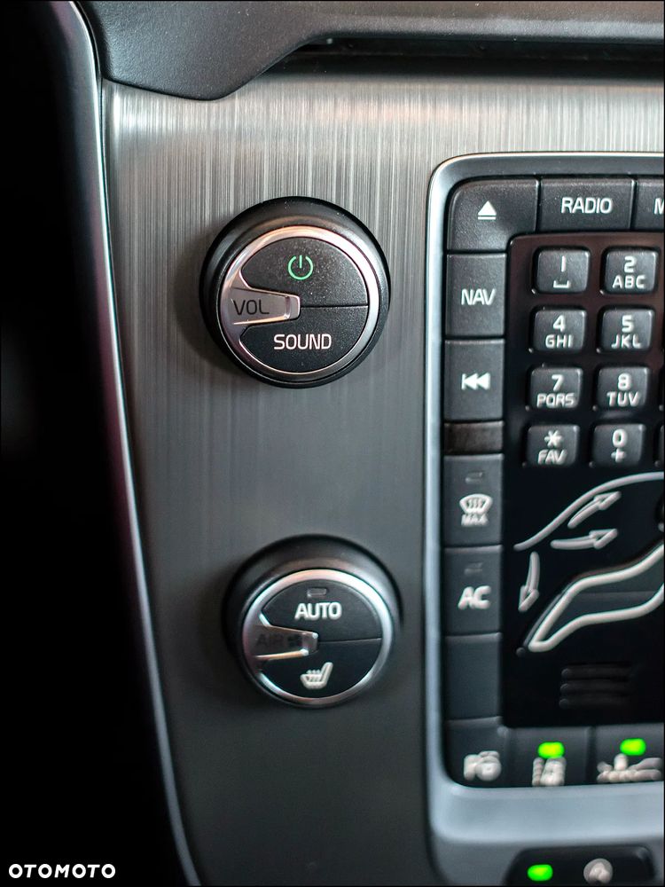 Volvo V40 D3 Summum - 25