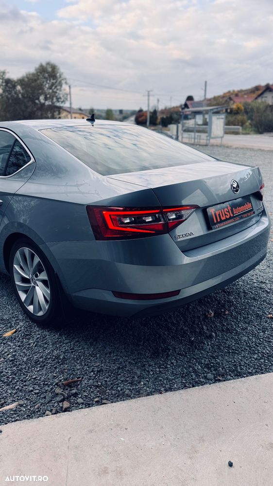 Skoda Superb 2.0 TDI 4x4 DSG Premium Edition - 5