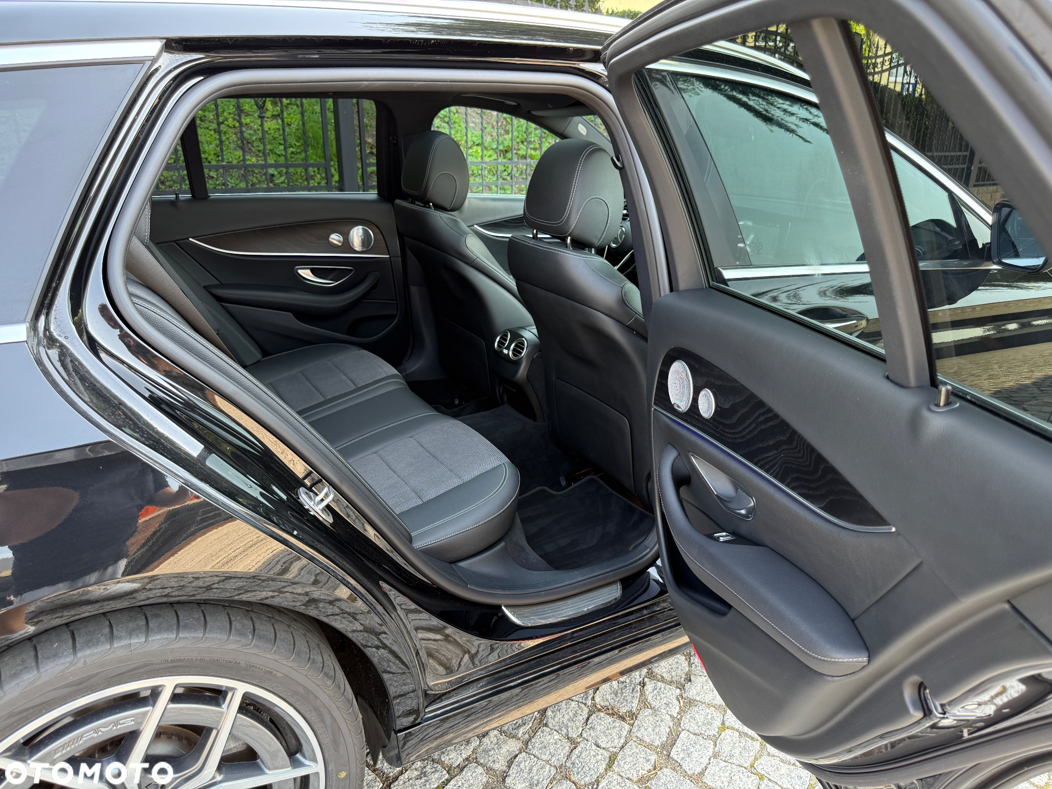Mercedes-Benz Klasa E 300 d 9G-TRONIC - 28