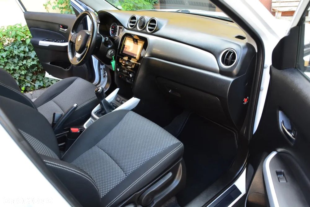 Suzuki Vitara 1.6 Elegance 2WD - 24