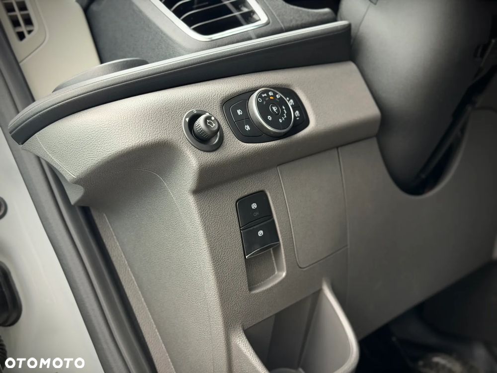 Ford Transit - 21
