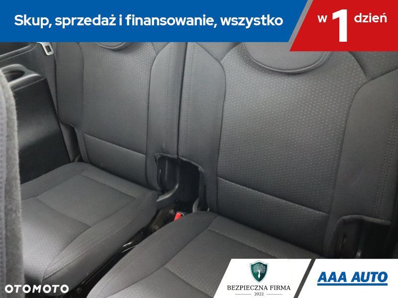 Kia Carens - 18