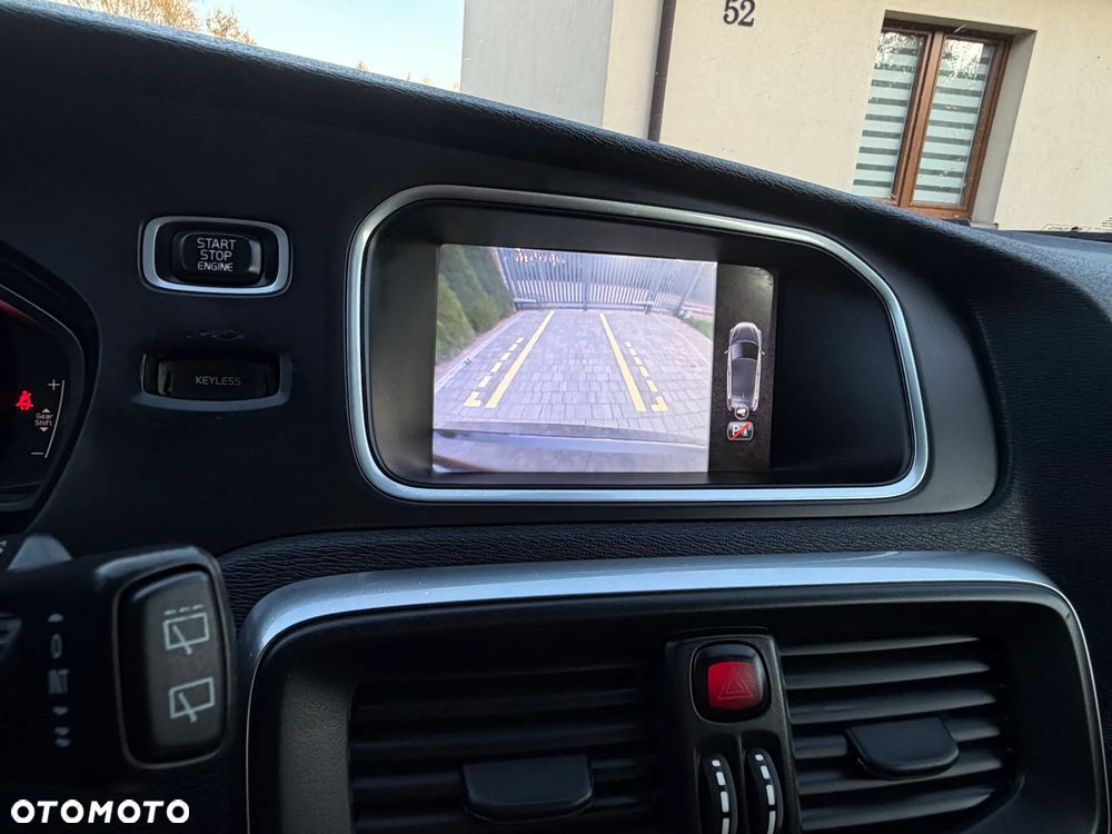 Volvo V40 D2 Momentum - 24