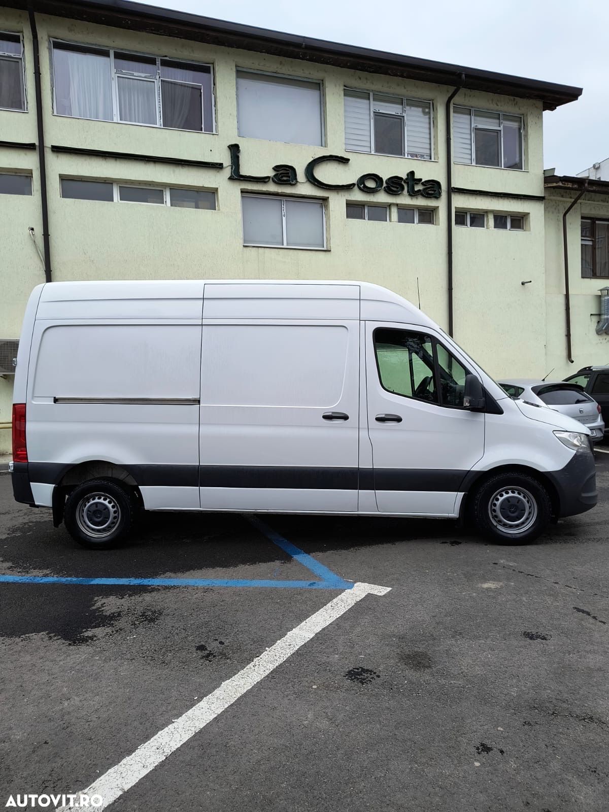 Mercedes-Benz Sprinter - 1
