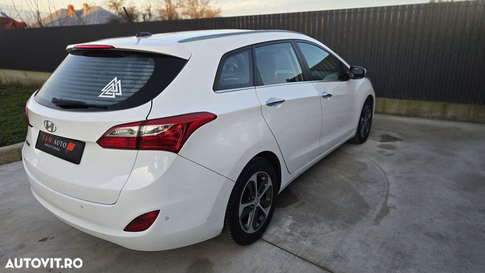 Hyundai i30 blue 1.6 CRDi YES! Gold - 5