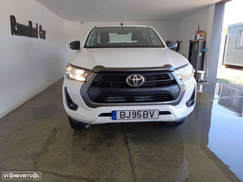 Toyota Hilux 2.4 D-4D 4WD CD CH - 4