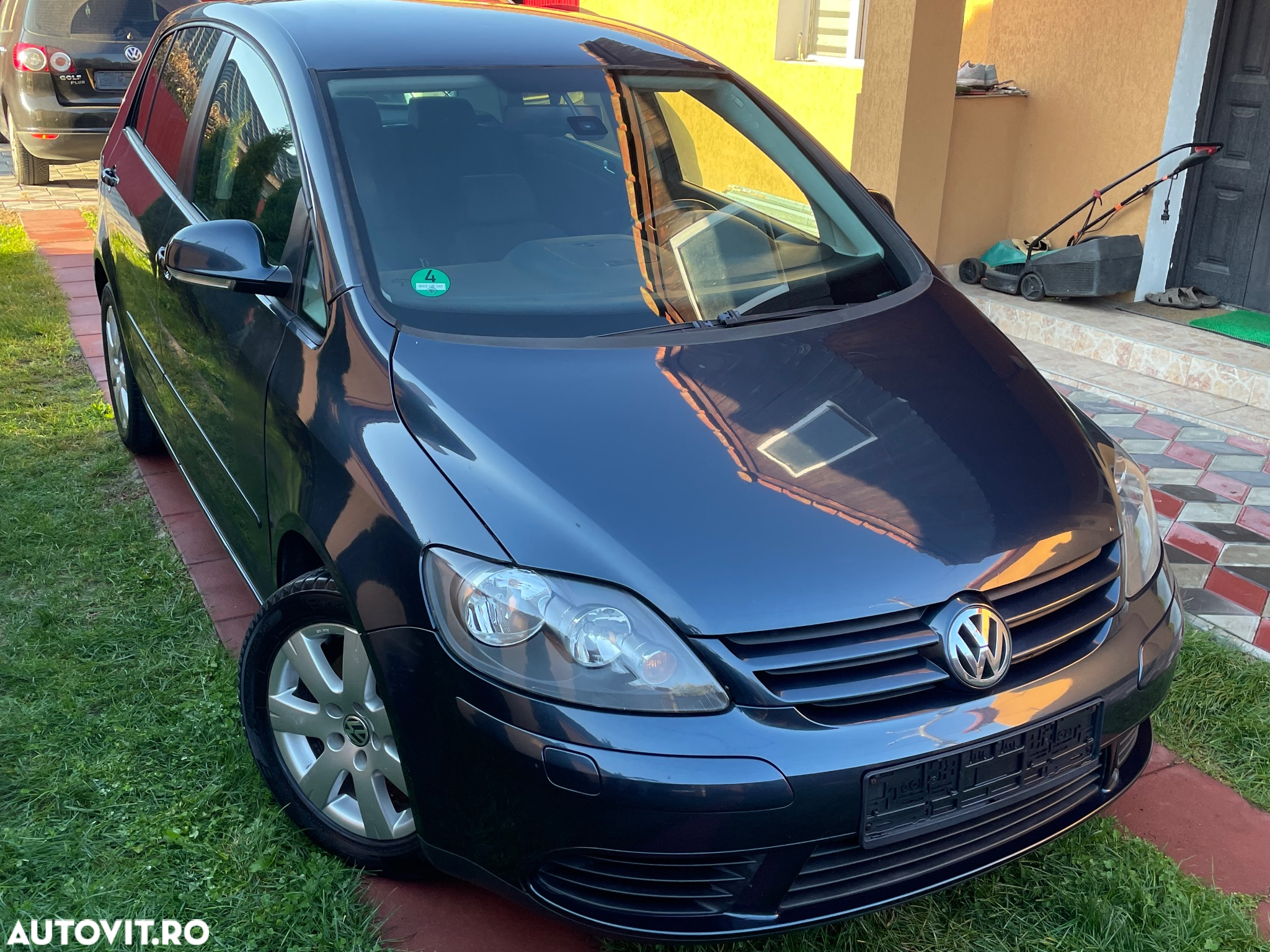 Volkswagen Golf Plus 1.9 TDI Comfortline - 3