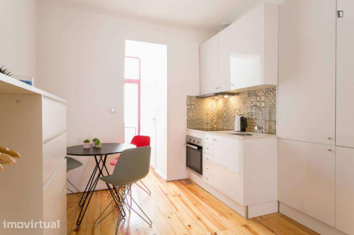 Apartamento com 1 quartos - localizado em Arroios Lisbon - Grande imagem: 5/13