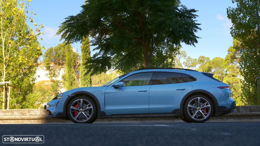 Porsche Taycan Cross Turismo 4S - 6