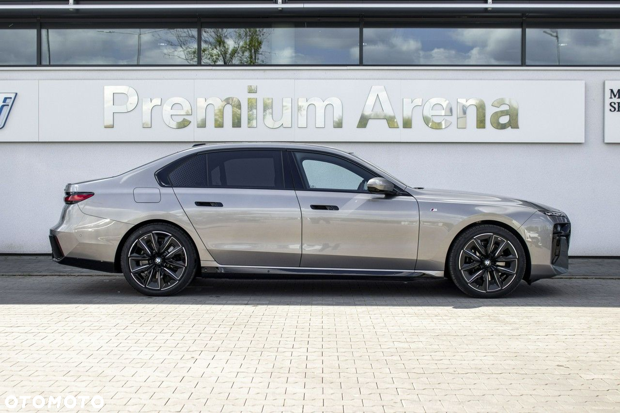 BMW Seria 7 - 8