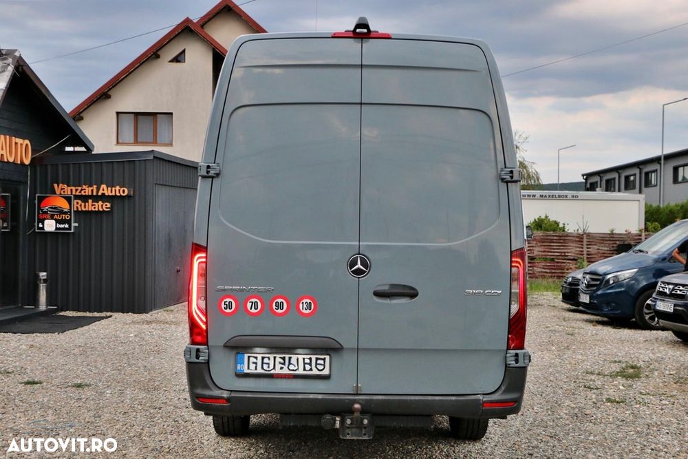 Mercedes-Benz Sprinter 319 - 5