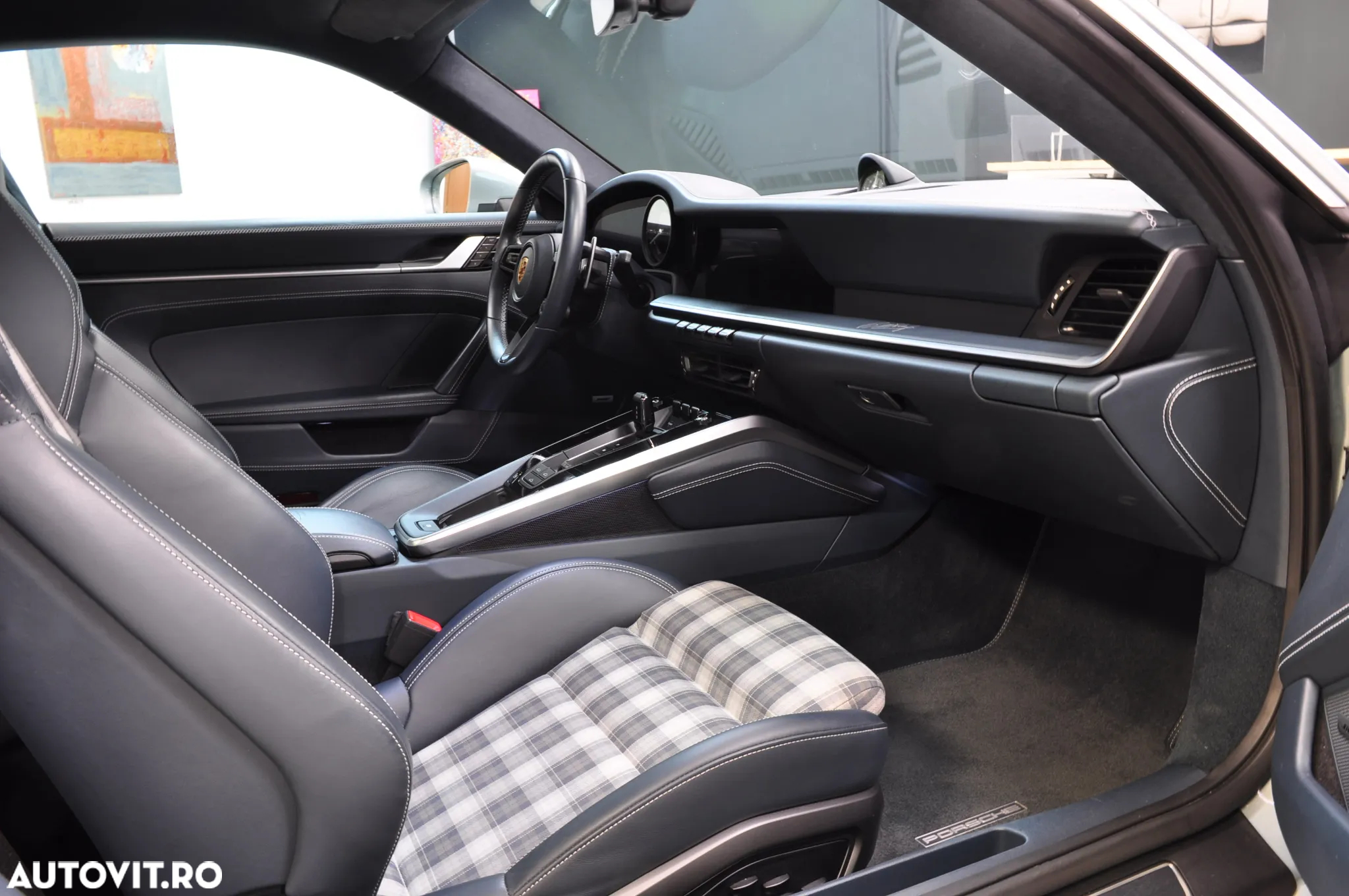 Porsche 911 Carrera 4S - 11