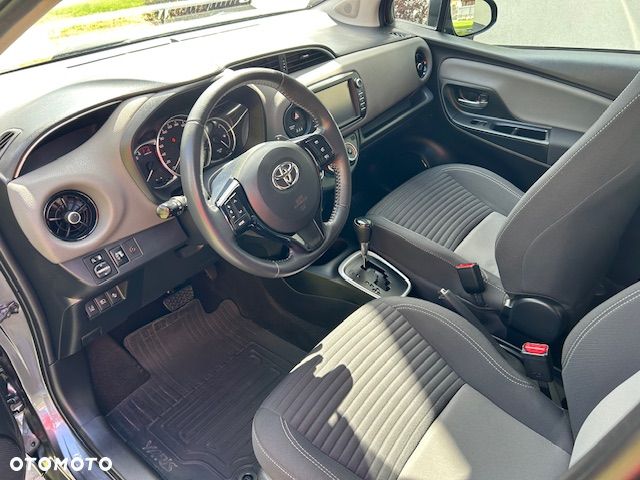 Toyota Yaris 1.5 Premium CVT - 17
