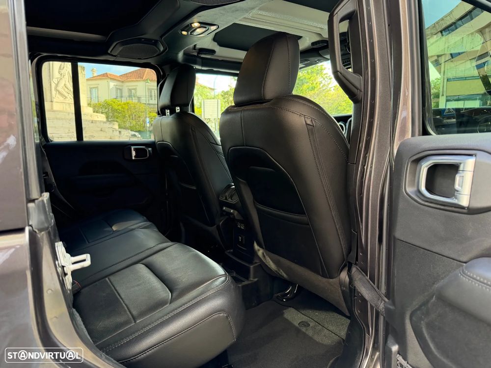 Jeep Wrangler Unlimited 3.6 Auto Golden Eagle - 9