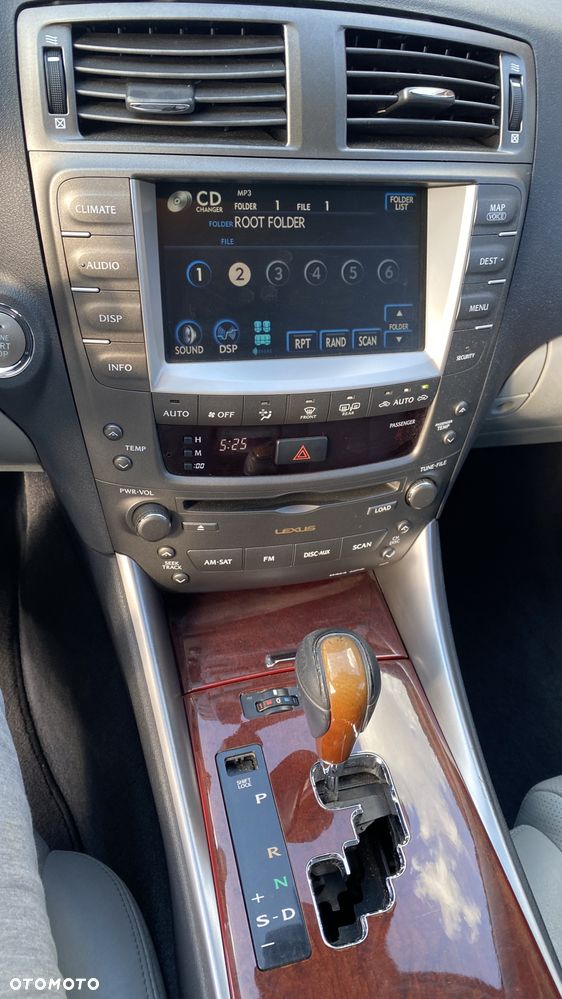 Lexus IS - 20