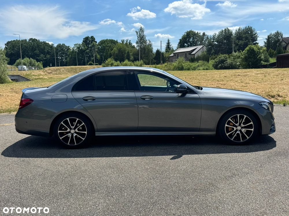 Mercedes-Benz Klasa E 200 9G-TRONIC AMG Line - 9
