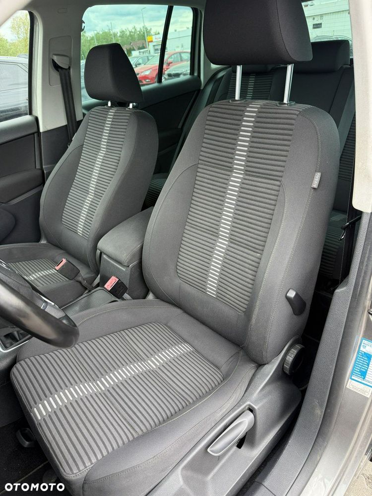 Volkswagen Tiguan - 12
