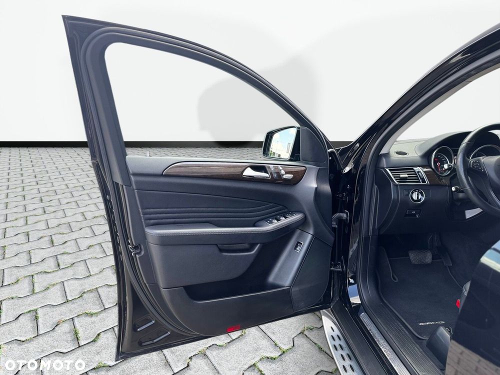 Mercedes-Benz GLE - 11