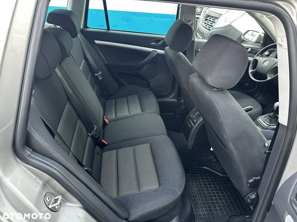 Skoda Octavia 2.0 TDI DPF 4x4 Scout - 25