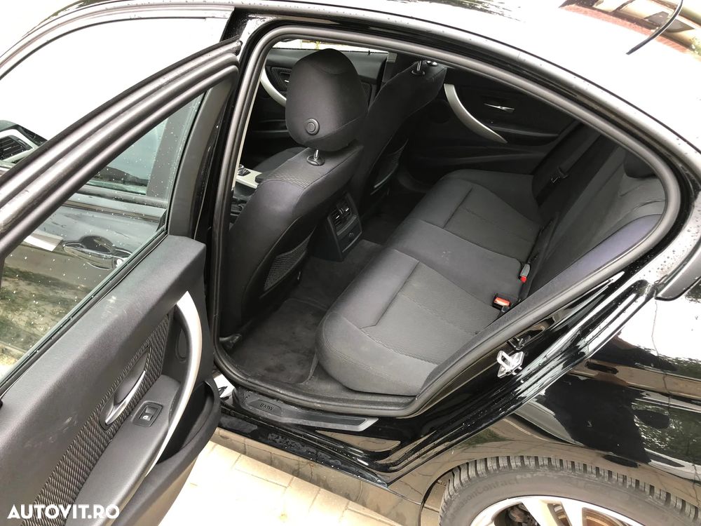 BMW Seria 3 318d - 16