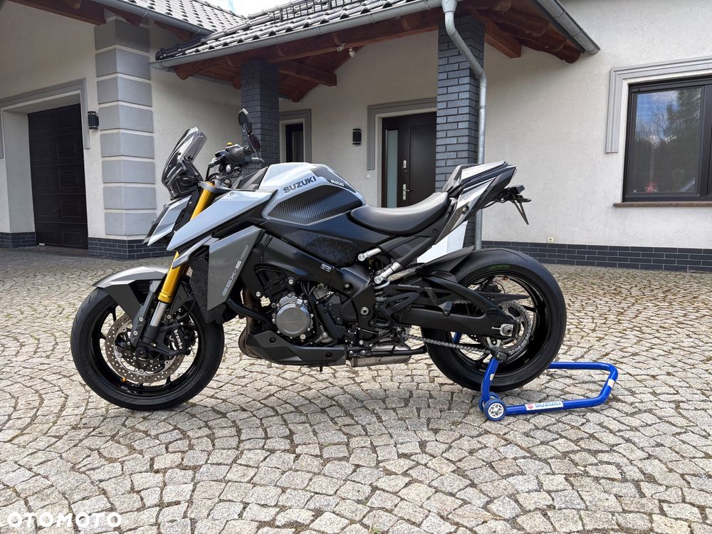 Suzuki GSX - 25