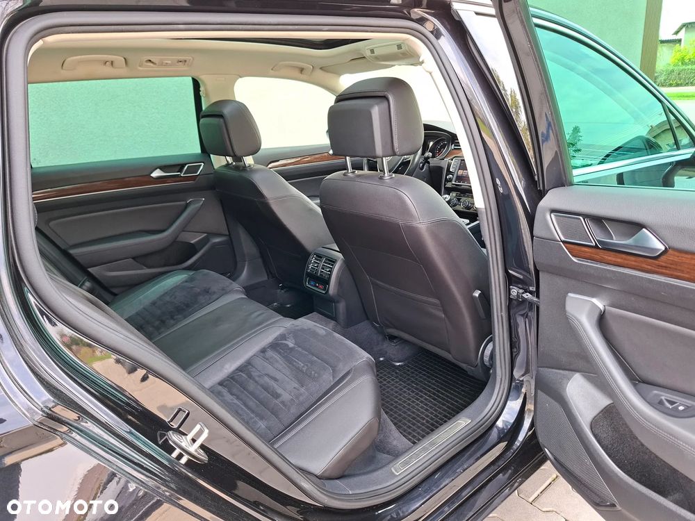 Volkswagen Passat 2.0 TDI (BlueMotion Technology) Highline - 22