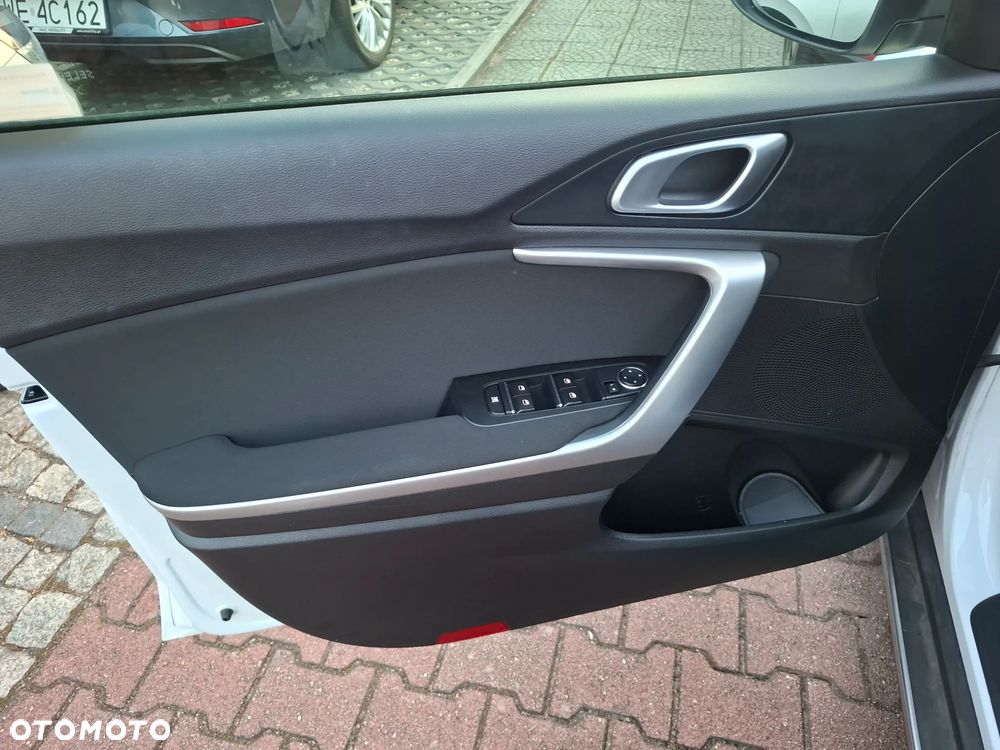 Kia XCeed 1.5 T-GDI M - 31