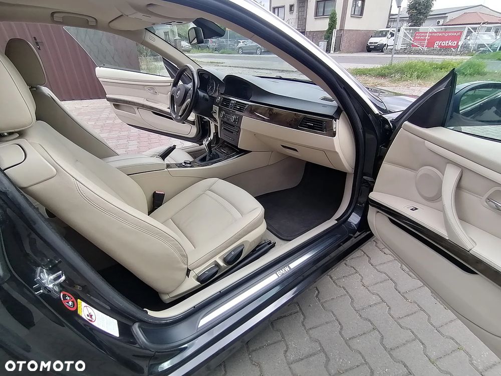 BMW Seria 3 320d Coupe - 25
