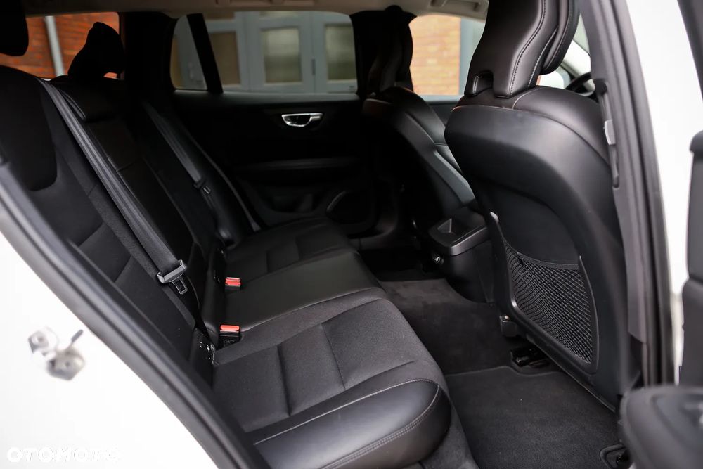 Volvo V60 Cross Country Pro D4 AWD - 24