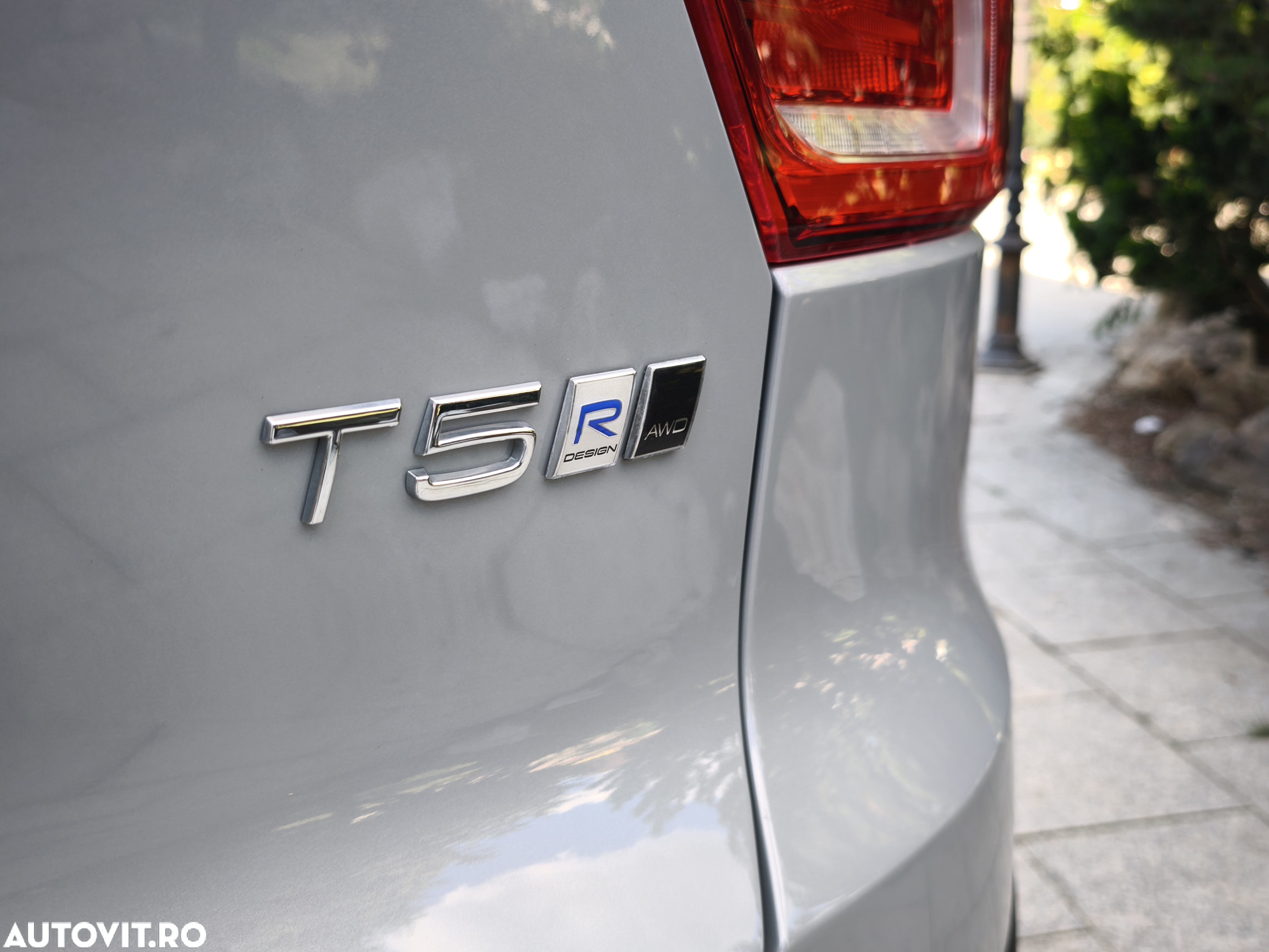Volvo XC 40 T5 AWD R-Design - 5