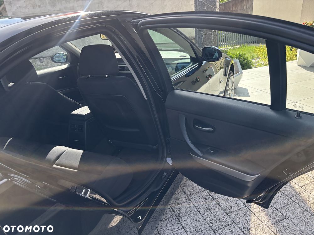 BMW Seria 3 318i - 25