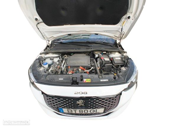 Peugeot e-208 Allure - 9