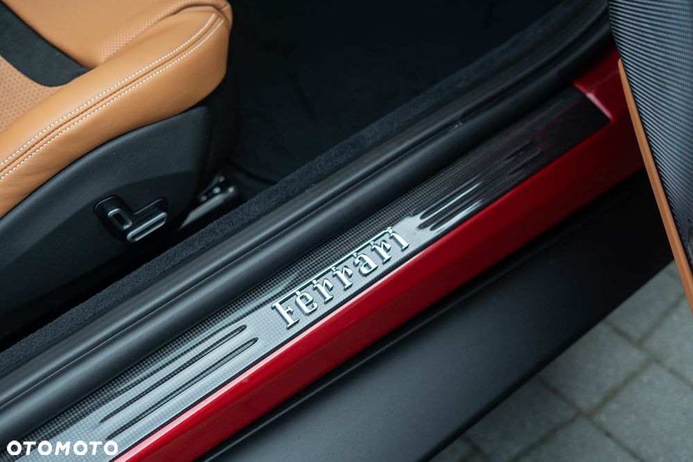 Ferrari Roma Spider - 15