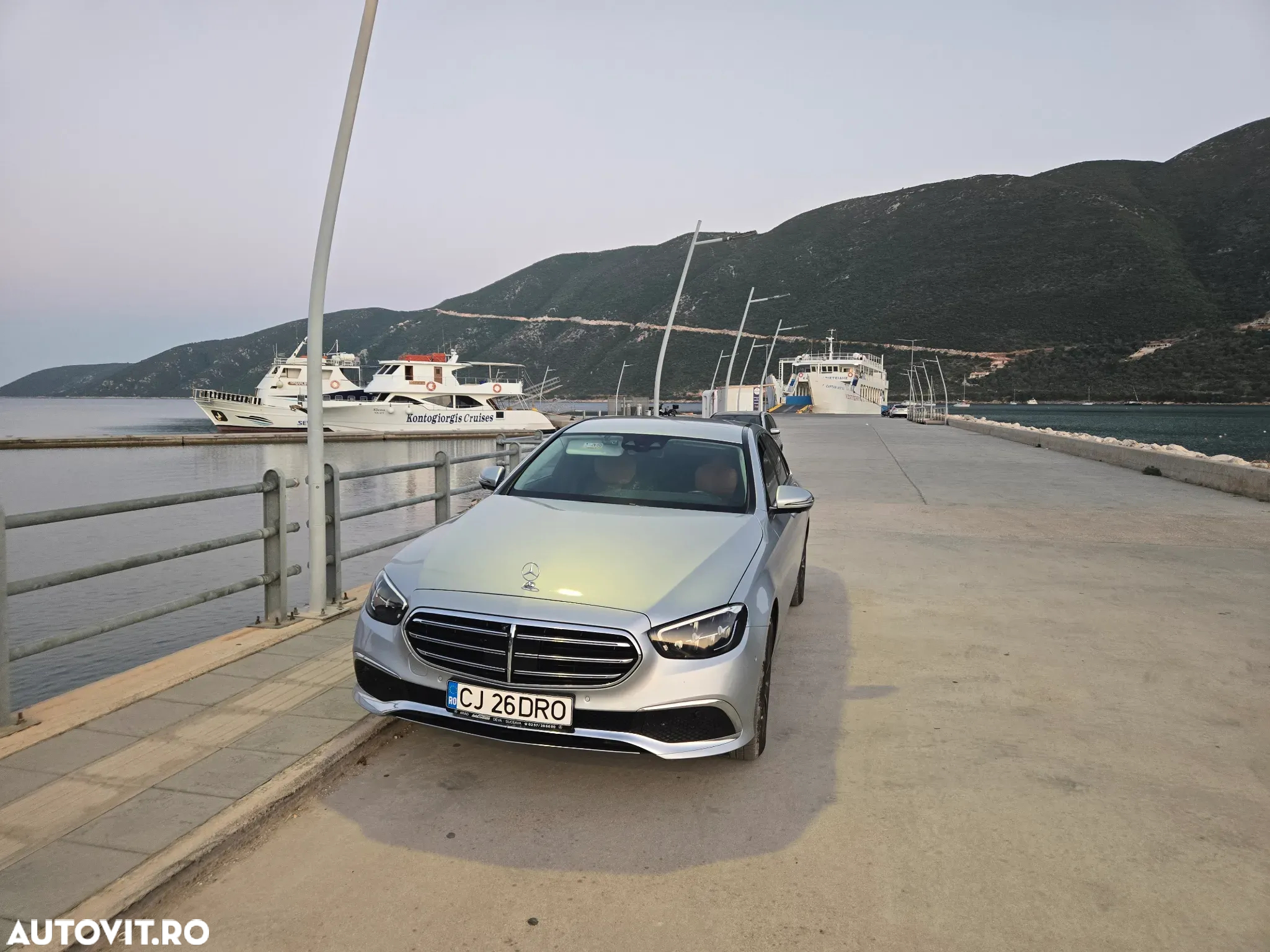 Mercedes-Benz E 220 d 4Matic T 9G-TRONIC - 26