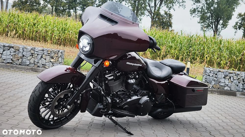 Harley-Davidson Touring Street Glide - 2
