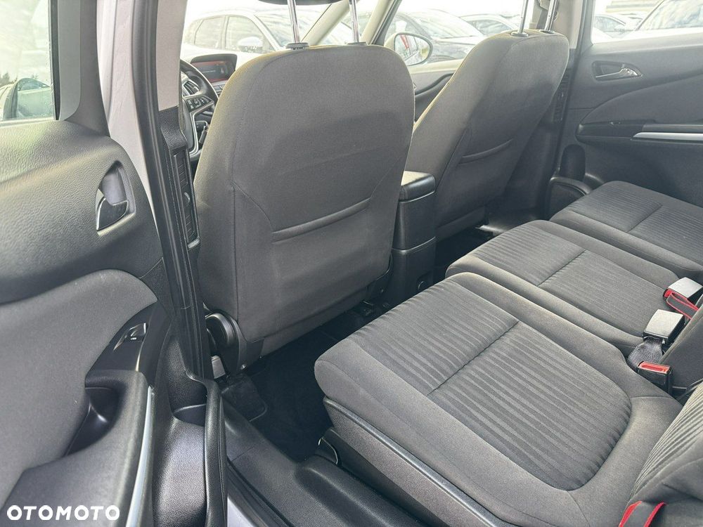 Opel Zafira 1.4 Turbo Business Edition - 12