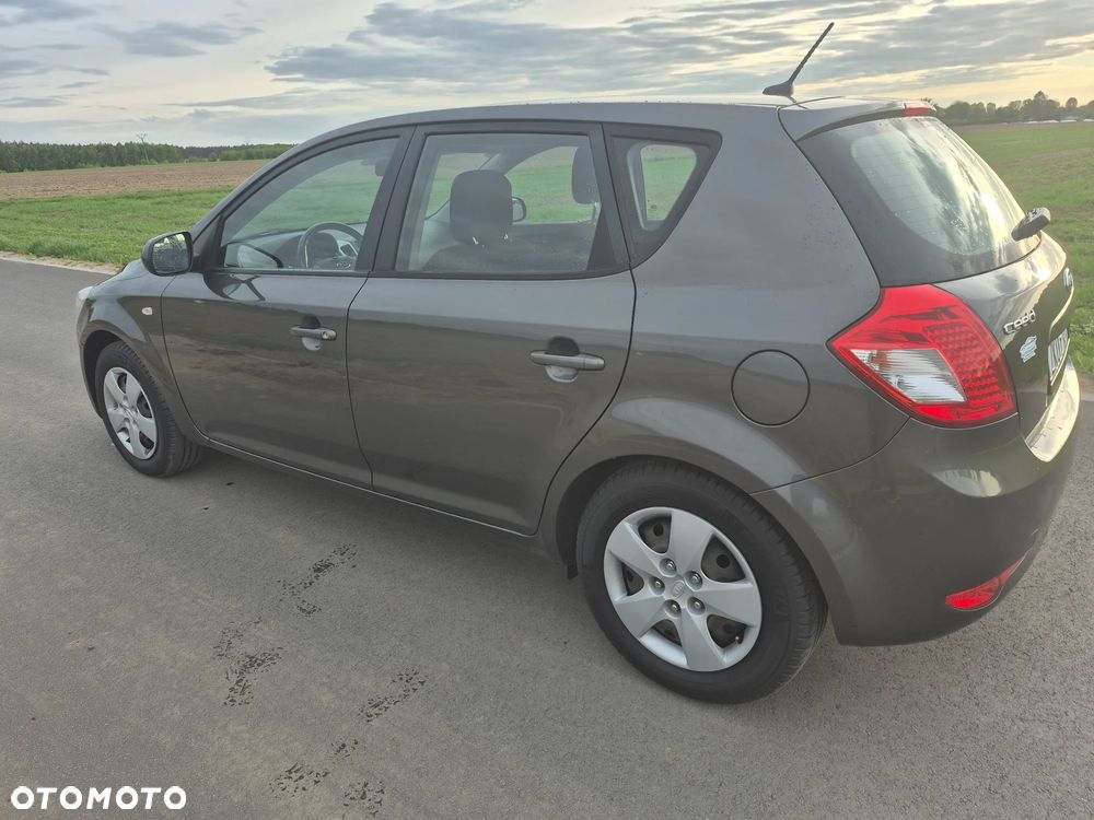 Kia Ceed - 5