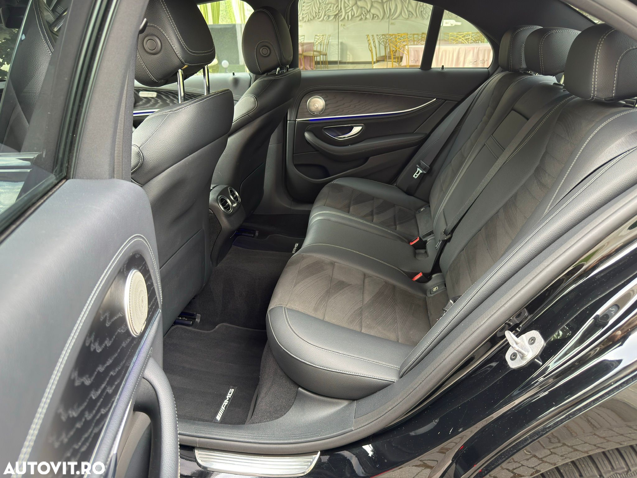 Mercedes-Benz E 300 9G-TRONIC AMG Line - 12