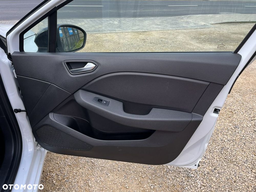 Renault Clio - 23