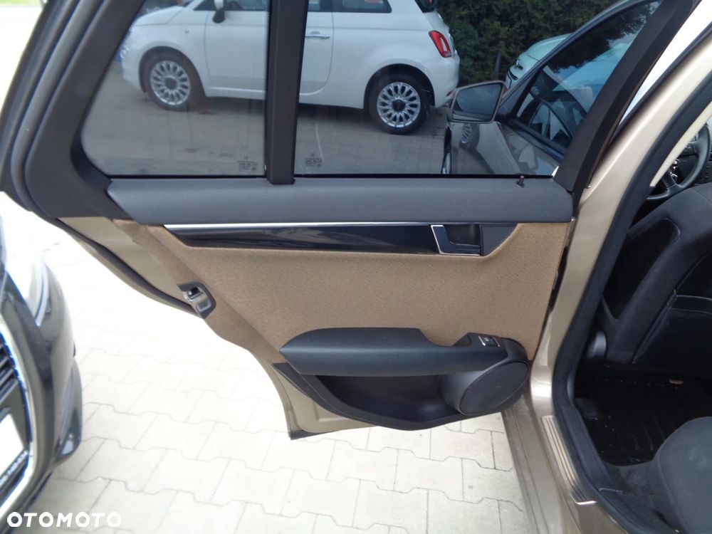 Mercedes-Benz Klasa C 200 CDI DPF Automatik Elegance - 12