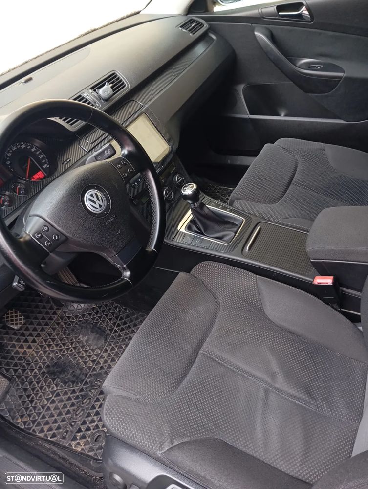 VW Passat 2.0 TDI 4M Confortline - 6
