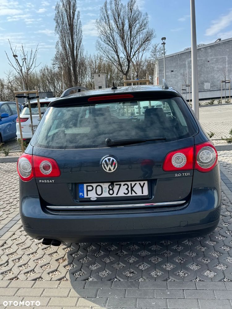 Volkswagen Passat 2.0 TDI Comfortline - 8