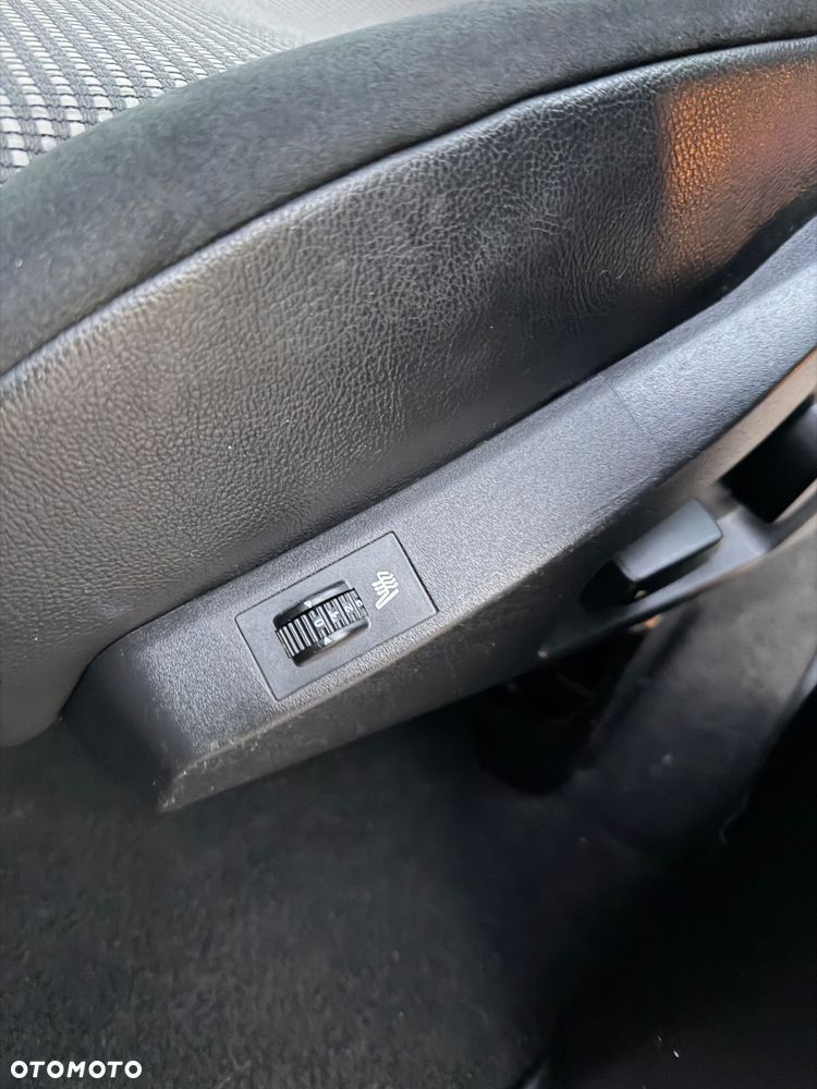 Peugeot 807 HDi 135 Allure - 18