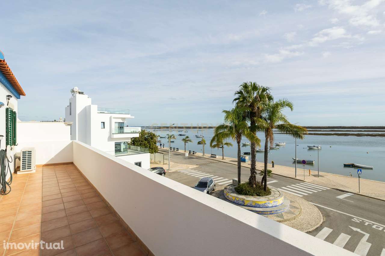 Moradia Tradicional T2 na Primeira Linha da Ria — Santa Luzia, Capital - Grande imagem: 3/25