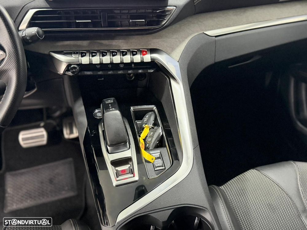 Peugeot 3008 1.6 Hybrid GT e-EAT8 - 11