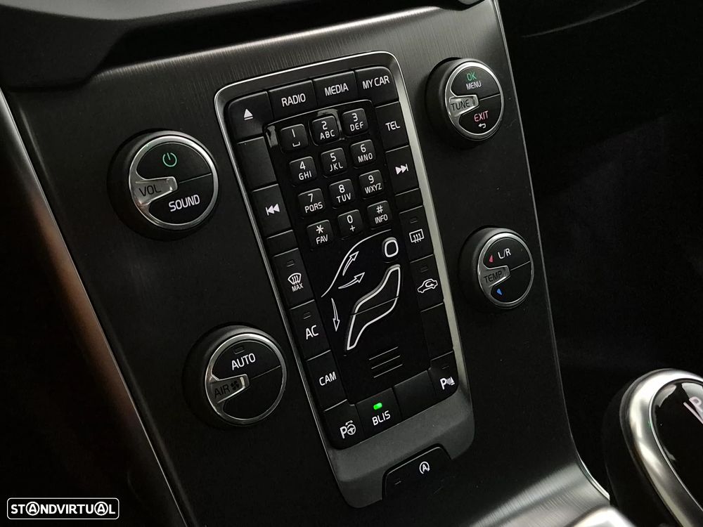Volvo V40 Cross Country 1.6 D2 Momentum Powershift - 17