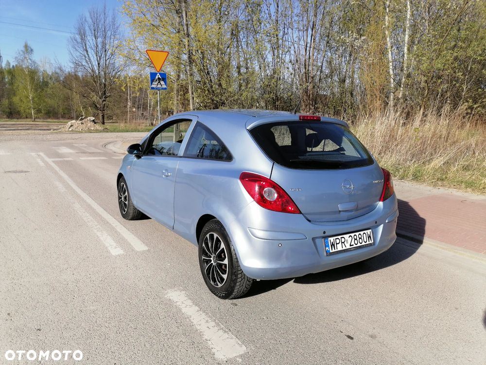 Opel Corsa 1.4 16V Cosmo - 3