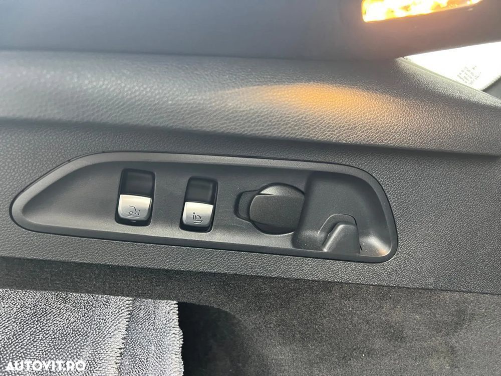 Mercedes-Benz GLC - 26